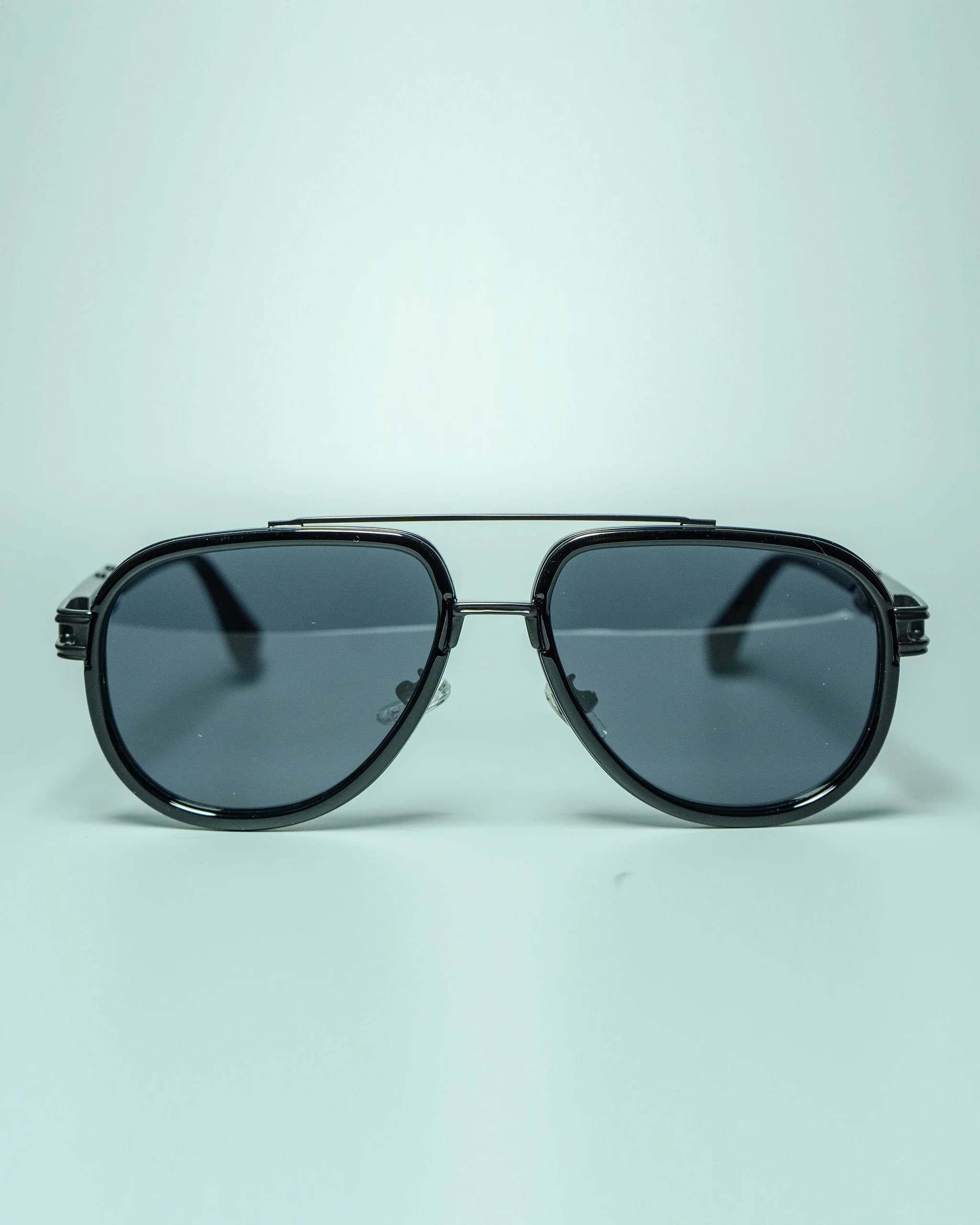 MONARQ Black – Unisex Aviator Sunglasses | Aureto