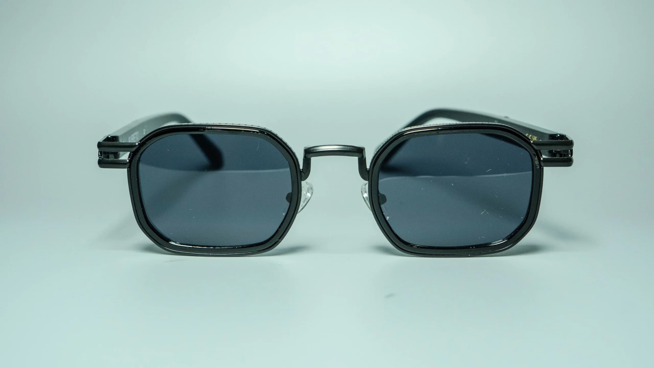 Onyx – Unisex Round Steampunk-Style Metal Sunglasses | Aureto